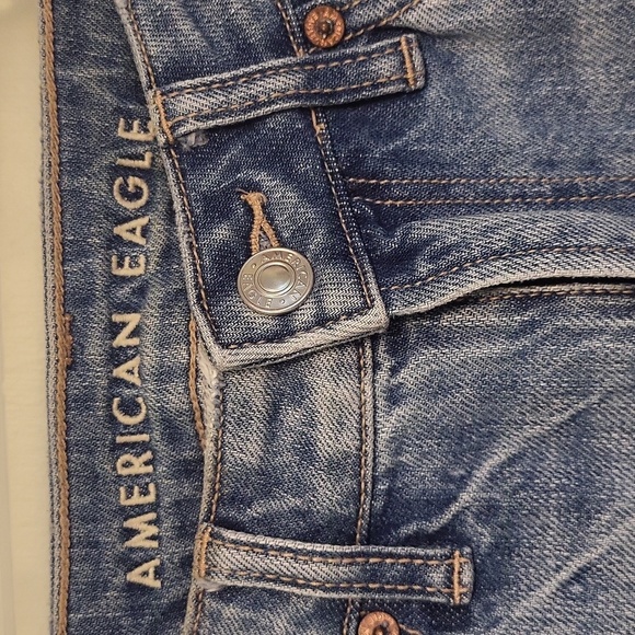 American Eagle High Rise Straight Leg- Quilt  Patch Mom Jeans - Picture 6 of 7